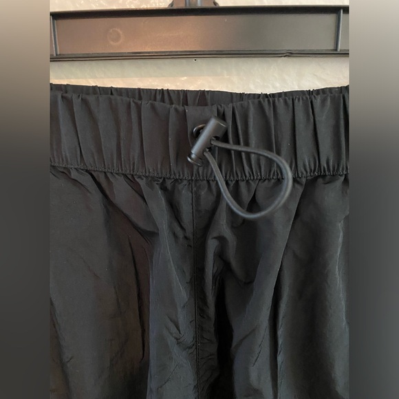 Utility Cargo Pants in black. Diane Von Fusrtenberg x Target - Picture 4 of 5